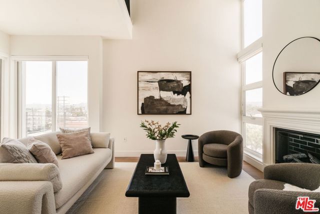 11011 Huston Street 212, North Hollywood (los Angeles), CA 91601