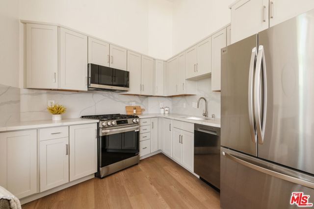 11011 Huston Street 212, North Hollywood (los Angeles), CA 91601