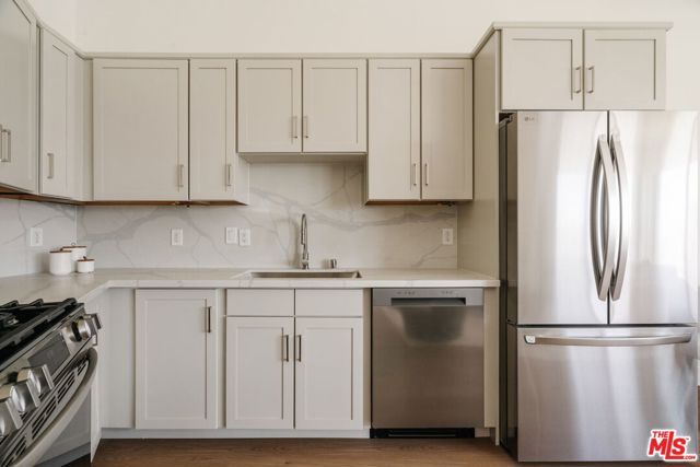 11011 Huston Street 212, North Hollywood (los Angeles), CA 91601