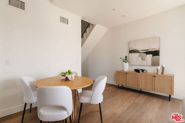 11011 Huston Street 212, North Hollywood (los Angeles), CA 91601