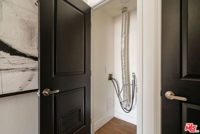 11011 Huston Street 212, North Hollywood (los Angeles), CA 91601