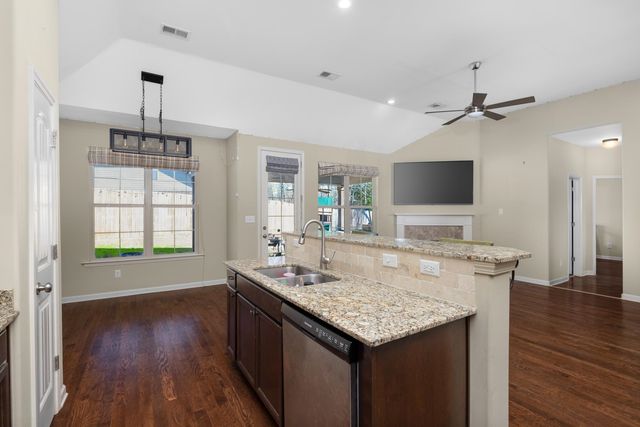 195 WILLOW SPRINGS LN, Oakland, TN 38060