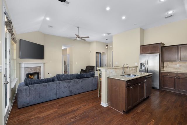 195 WILLOW SPRINGS LN, Oakland, TN 38060