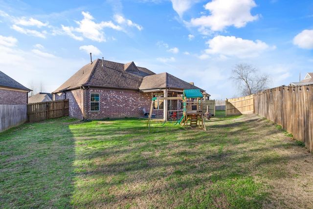 195 WILLOW SPRINGS LN, Oakland, TN 38060