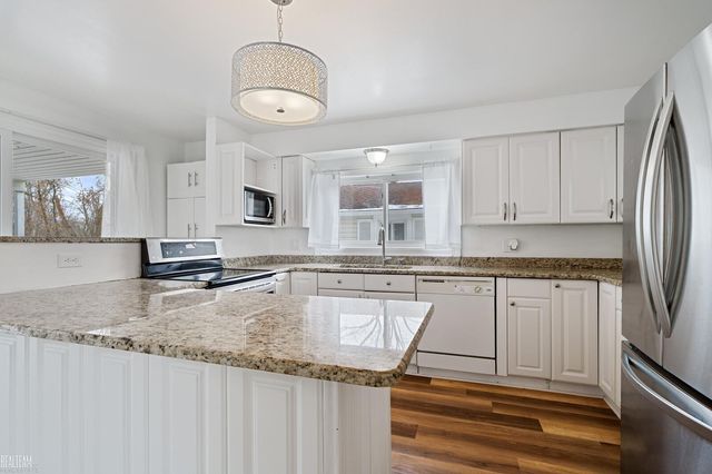 260 Riverside Drive, Mount Clemens, MI 48043