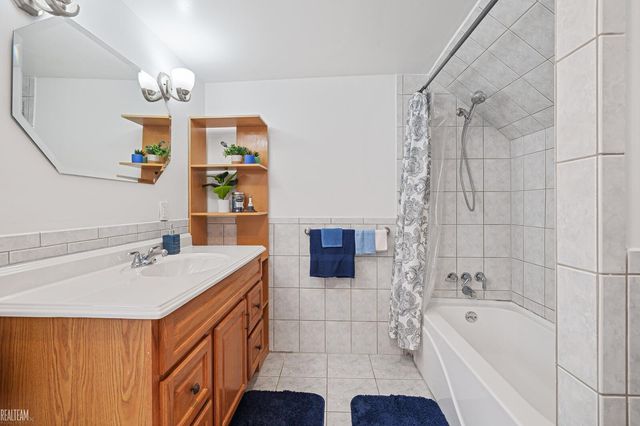 260 Riverside Drive, Mount Clemens, MI 48043