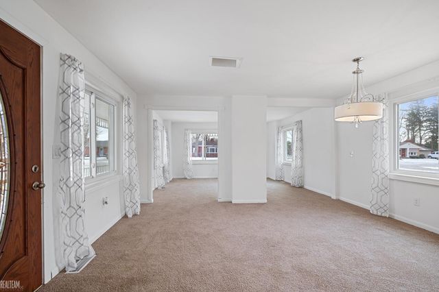 260 Riverside Drive, Mount Clemens, MI 48043