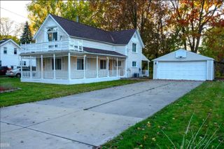 260 Riverside Drive, Mount Clemens, MI 48043