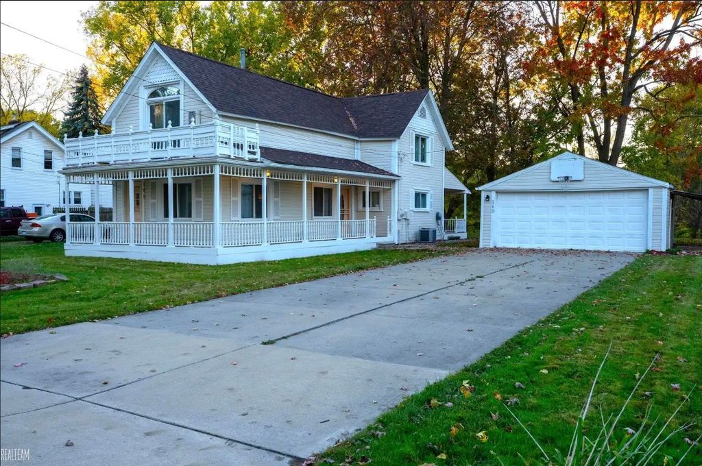 260 Riverside Drive, Mount Clemens, MI 48043