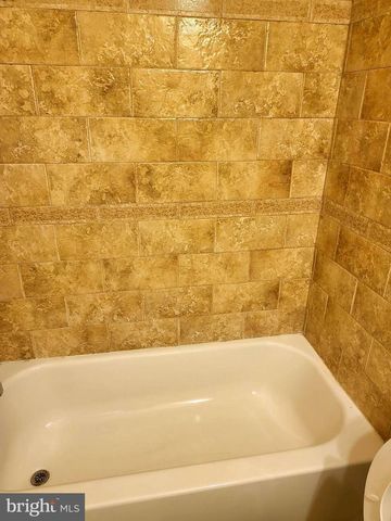 1403 N BOND ST, Baltimore, MD 21213