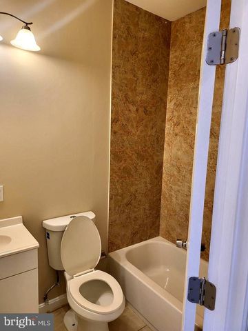 1403 N BOND ST, Baltimore, MD 21213