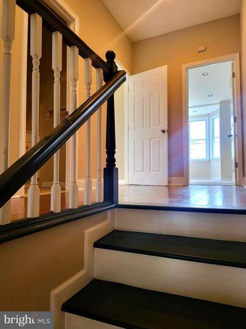 1403 N BOND ST, Baltimore, MD 21213
