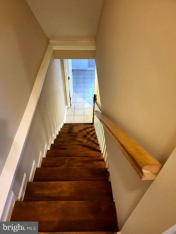 Image 10 of property listing at 1403 N BOND ST, Baltimore, MD 21213