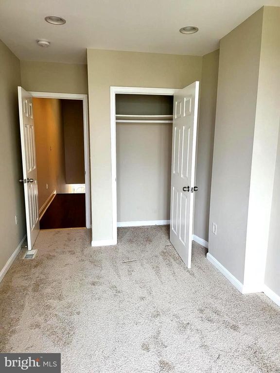 Image 13 of property listing at 1403 N BOND ST, Baltimore, MD 21213