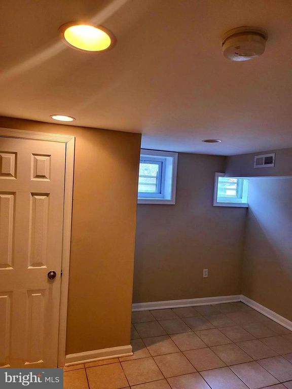 Image 32 of property listing at 1403 N BOND ST, Baltimore, MD 21213