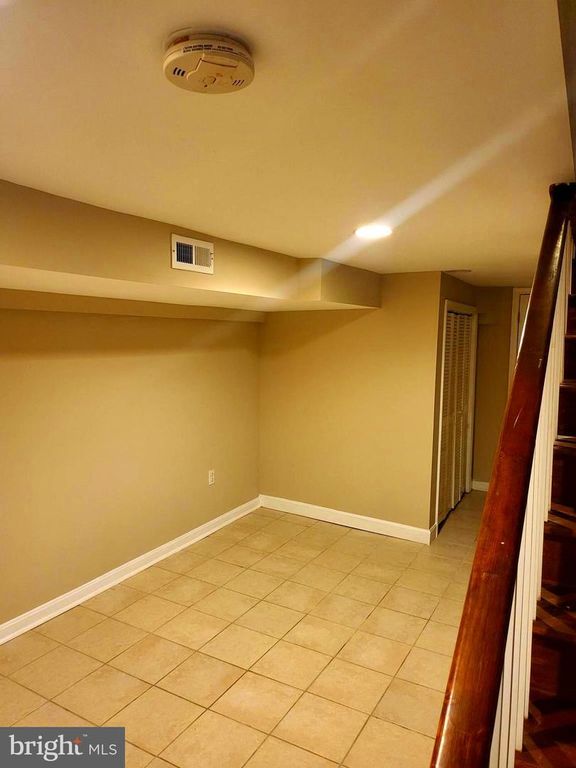 Image 40 of property listing at 1403 N BOND ST, Baltimore, MD 21213