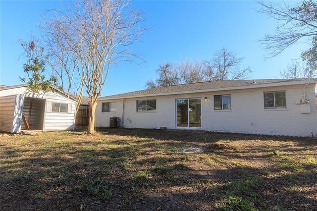 1106 Twin Falls Road, Houston, TX 77088