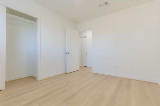 1106 Twin Falls Road, Houston, TX 77088