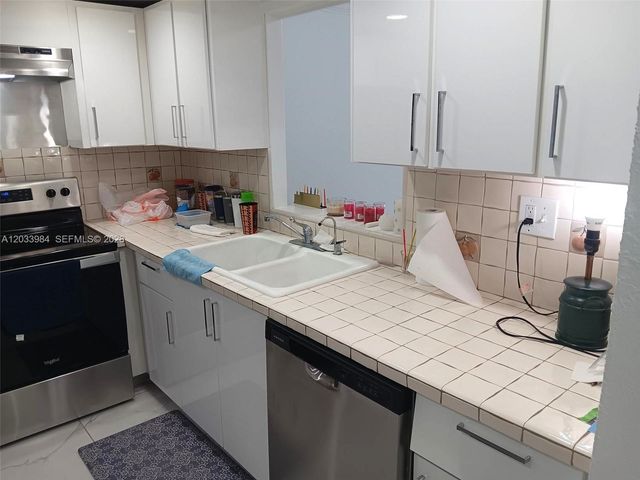 3551 NE 169th St 110-A, North Miami Beach, FL 33160