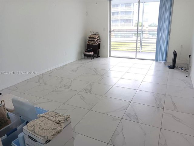 3551 NE 169th St 110-A, North Miami Beach, FL 33160