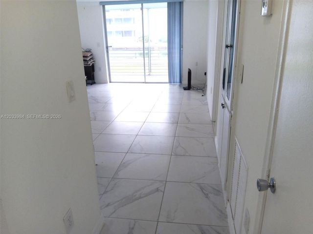 3551 NE 169th St 110-A, North Miami Beach, FL 33160