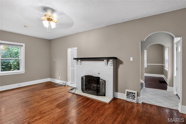 216 Harrison Avenue, St Louis, MO 63135