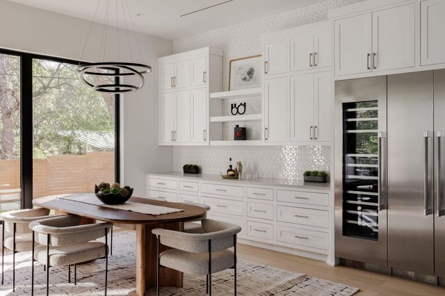 2504 Bluffview DR, Austin, TX 78704