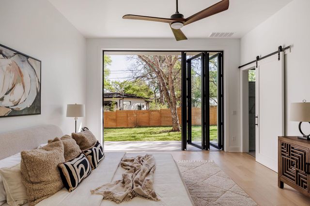 2504 Bluffview DR, Austin, TX 78704