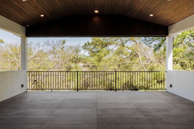 2504 Bluffview DR, Austin, TX 78704