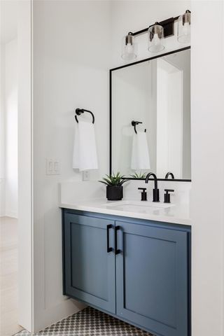 2504 Bluffview DR, Austin, TX 78704