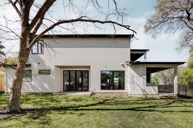 2504 Bluffview DR, Austin, TX 78704