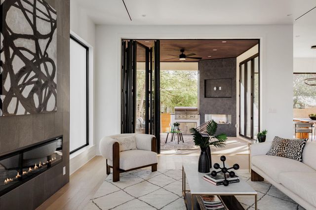 2504 Bluffview DR, Austin, TX 78704