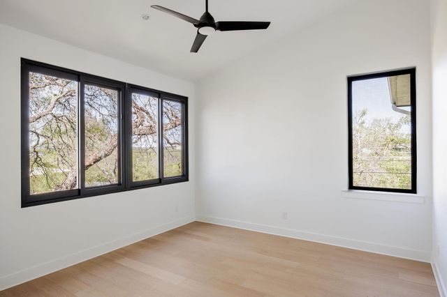 2504 Bluffview DR, Austin, TX 78704