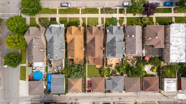 1748 N Rutherford Avenue, Chicago, IL 60707