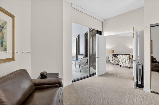 20281 E Country Club Dr TS 5, Aventura, FL 33180