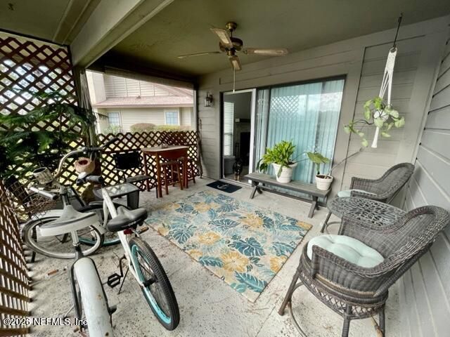 101 CRANES LAKE Drive, Palm Valley, FL 32082