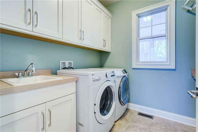 7619 Arbor Glen Drive, Victor, NY 14564