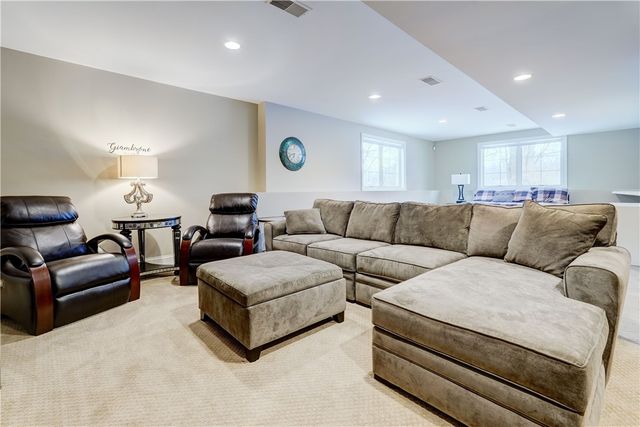 7619 Arbor Glen Drive, Victor, NY 14564