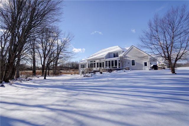 7619 Arbor Glen Drive, Victor, NY 14564