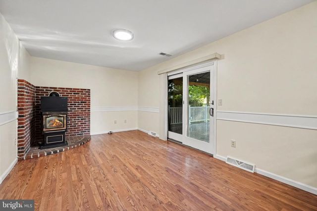 5572 BANBRIDGE DR, Harrisburg, PA 17112