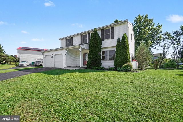 5572 BANBRIDGE DR, Harrisburg, PA 17112