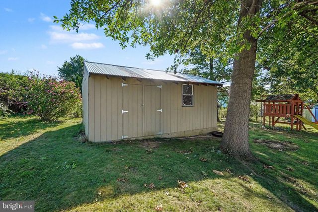 5572 BANBRIDGE DR, Harrisburg, PA 17112