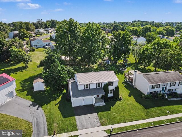 5572 BANBRIDGE DR, Harrisburg, PA 17112