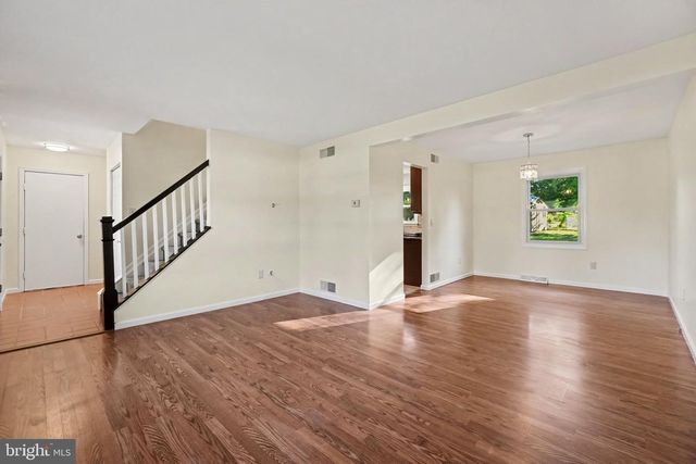 5572 BANBRIDGE DR, Harrisburg, PA 17112