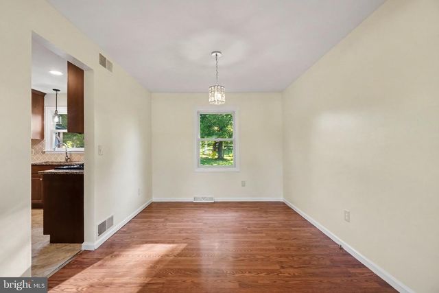 5572 BANBRIDGE DR, Harrisburg, PA 17112