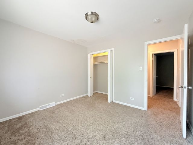 1122 W Iowa Street, Glenwood, IL 60425