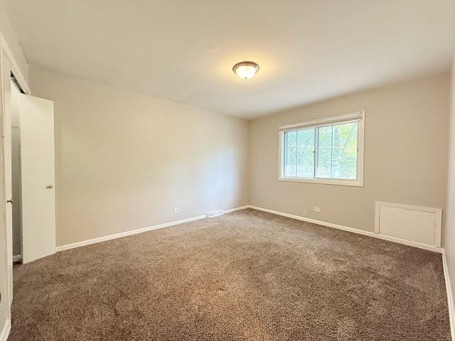 1122 W Iowa Street, Glenwood, IL 60425