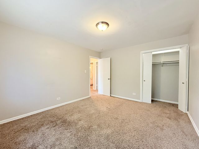 1122 W Iowa Street, Glenwood, IL 60425