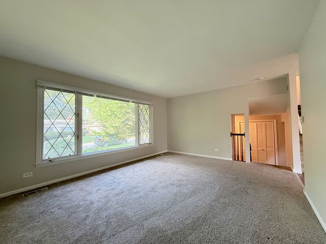1122 W Iowa Street, Glenwood, IL 60425