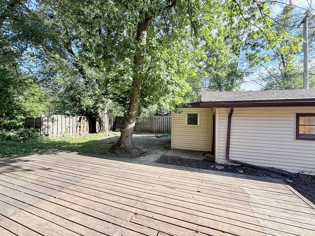 1122 W Iowa Street, Glenwood, IL 60425